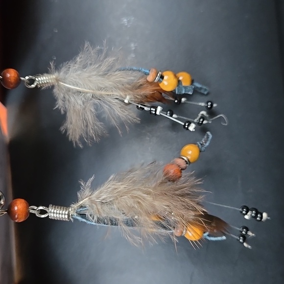 Vintage Feather and Bead Dangle Earrings - Picture 9 of 17